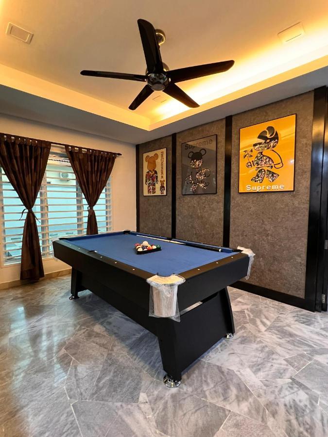 Bearbrick Homestay With Pool Port Dickson Exterior foto